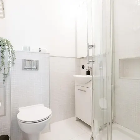 Honeydew Center Apartament